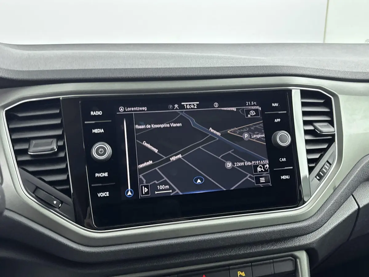 1.0 TSI Style | CLIMATE CONTROL | CRUISE CONTROL | PARKEERSENSOREN | NAVIGATIE | LMV | APPLE CARPLAY / ANDROID AUTO |