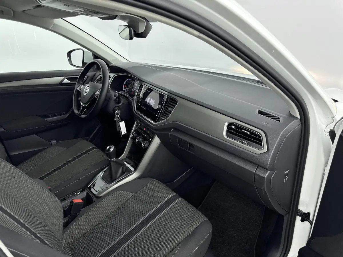 1.0 TSI Style | CLIMATE CONTROL | CRUISE CONTROL | PARKEERSENSOREN | NAVIGATIE | LMV | APPLE CARPLAY / ANDROID AUTO |
