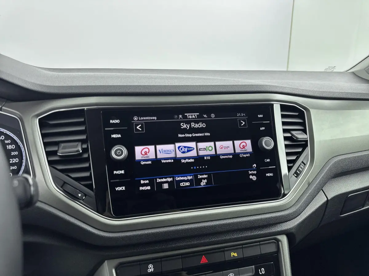 1.0 TSI Style | CLIMATE CONTROL | CRUISE CONTROL | PARKEERSENSOREN | NAVIGATIE | LMV | APPLE CARPLAY / ANDROID AUTO |
