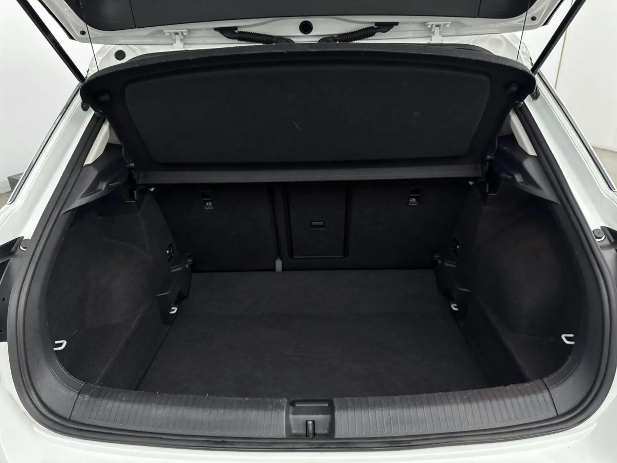 1.0 TSI Style | CLIMATE CONTROL | CRUISE CONTROL | PARKEERSENSOREN | NAVIGATIE | LMV | APPLE CARPLAY / ANDROID AUTO |