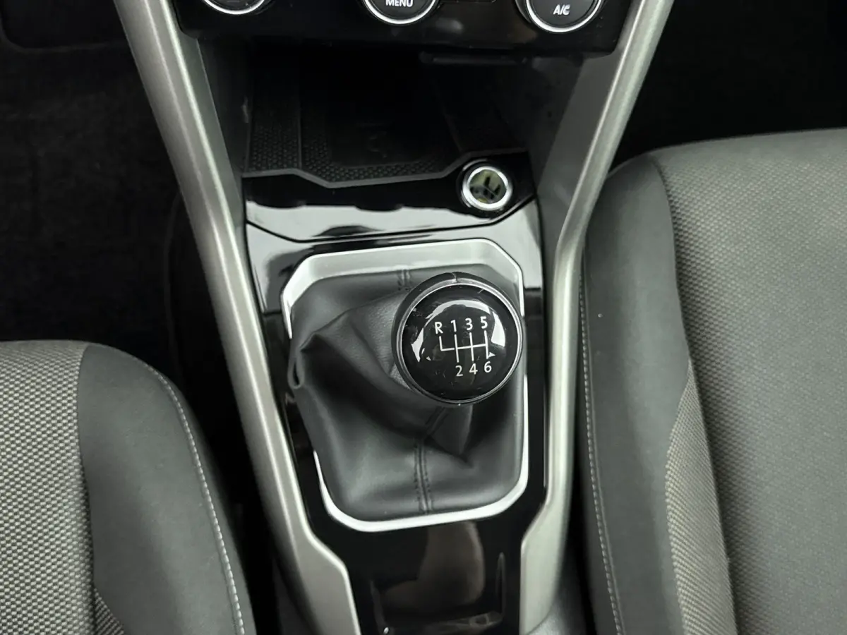 1.0 TSI Style | CLIMATE CONTROL | CRUISE CONTROL | PARKEERSENSOREN | NAVIGATIE | LMV | APPLE CARPLAY / ANDROID AUTO |