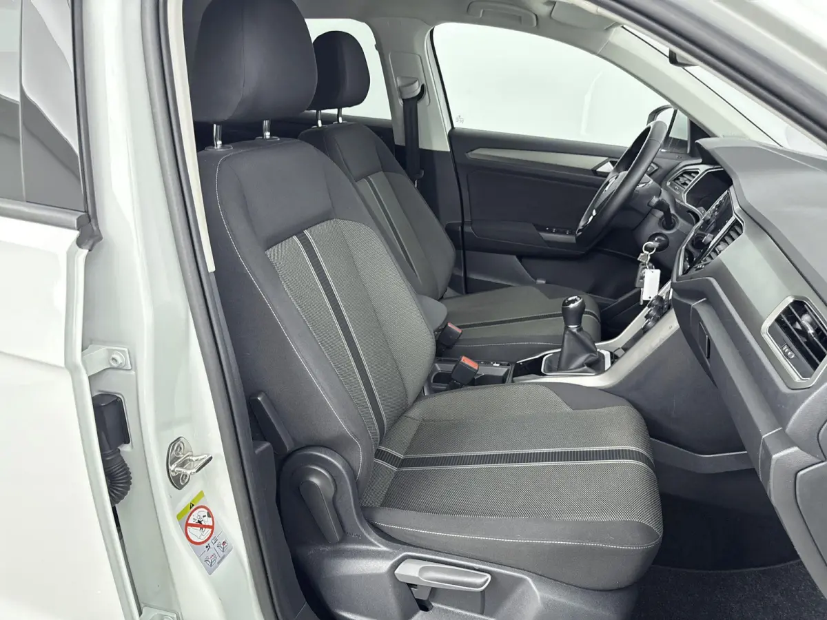 1.0 TSI Style | CLIMATE CONTROL | CRUISE CONTROL | PARKEERSENSOREN | NAVIGATIE | LMV | APPLE CARPLAY / ANDROID AUTO |