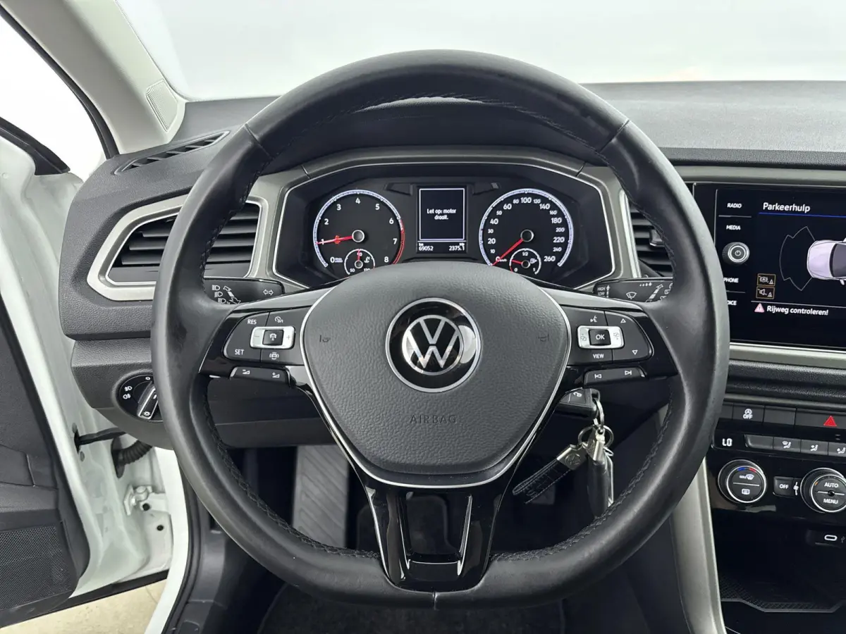 1.0 TSI Style | CLIMATE CONTROL | CRUISE CONTROL | PARKEERSENSOREN | NAVIGATIE | LMV | APPLE CARPLAY / ANDROID AUTO |