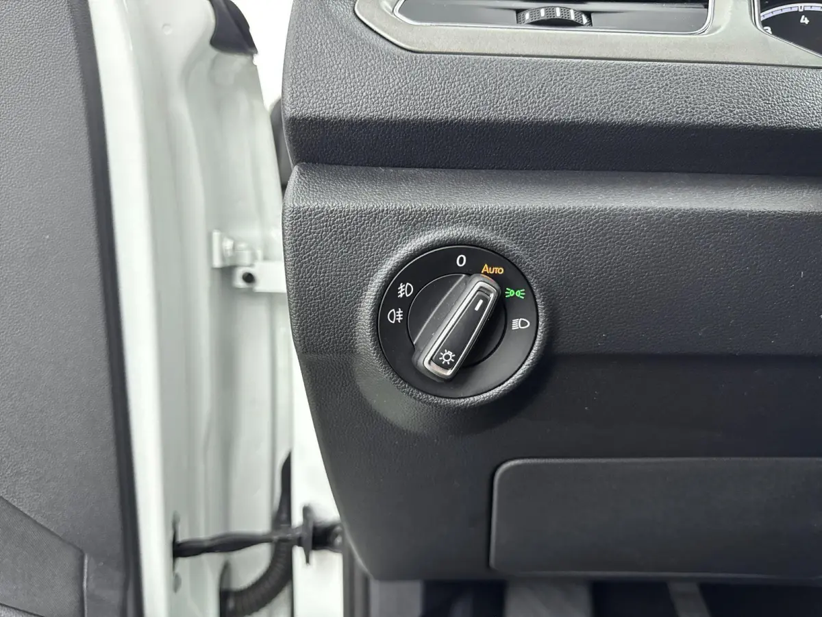 1.0 TSI Style | CLIMATE CONTROL | CRUISE CONTROL | PARKEERSENSOREN | NAVIGATIE | LMV | APPLE CARPLAY / ANDROID AUTO |