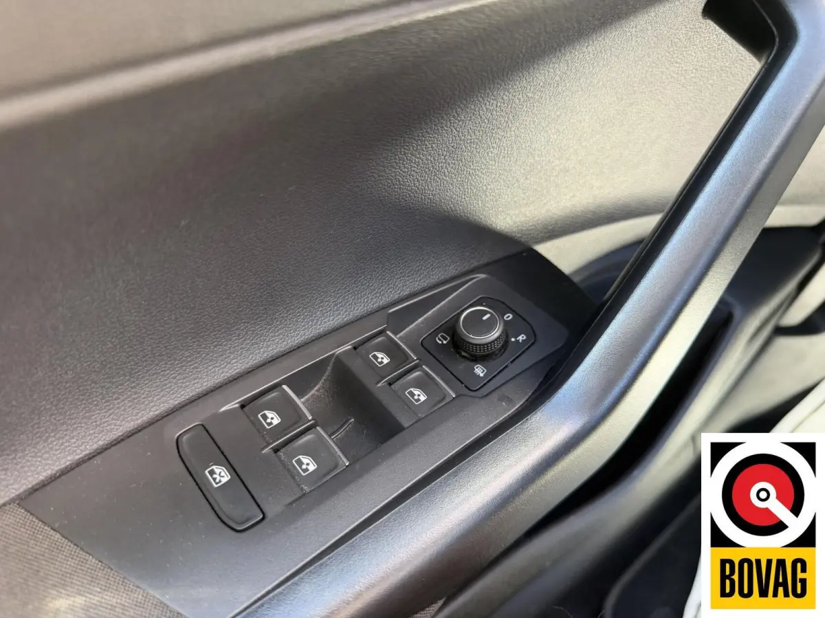 1.0 TSI R-Line Edition Camera CarPlay Navi AUTOMAAT
