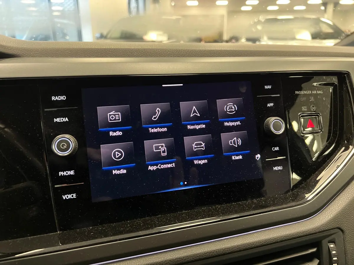 1.0 TSI R-LINE - AUTOMAAT - Business / Stoelverw. / Trekh. /
