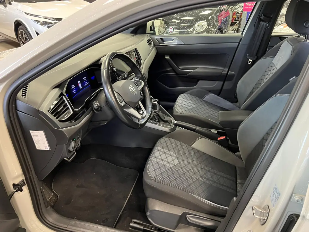 1.0 TSI R-LINE - AUTOMAAT - Business / Stoelverw. / Trekh. /