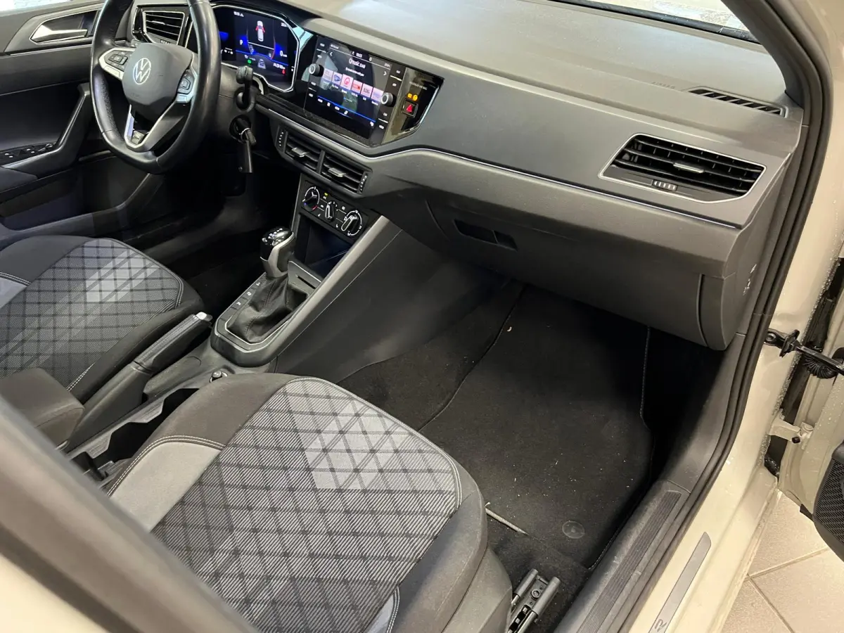 1.0 TSI R-LINE - AUTOMAAT - Business / Stoelverw. / Trekh. /
