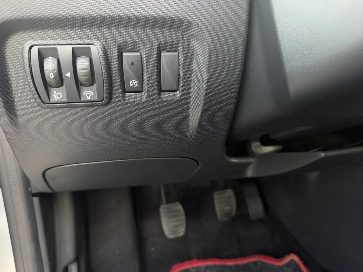 0.9 TCe Xmod - Gris Platine/Noir Etoile - Leder/Nav/Clima/Cruise