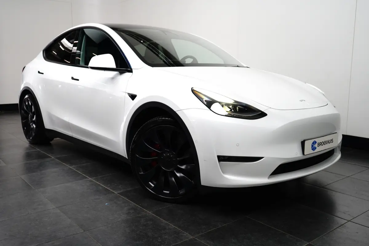 Long Range Dual AWD Performance | Pano | Adap. Cruise | Camera | Leder