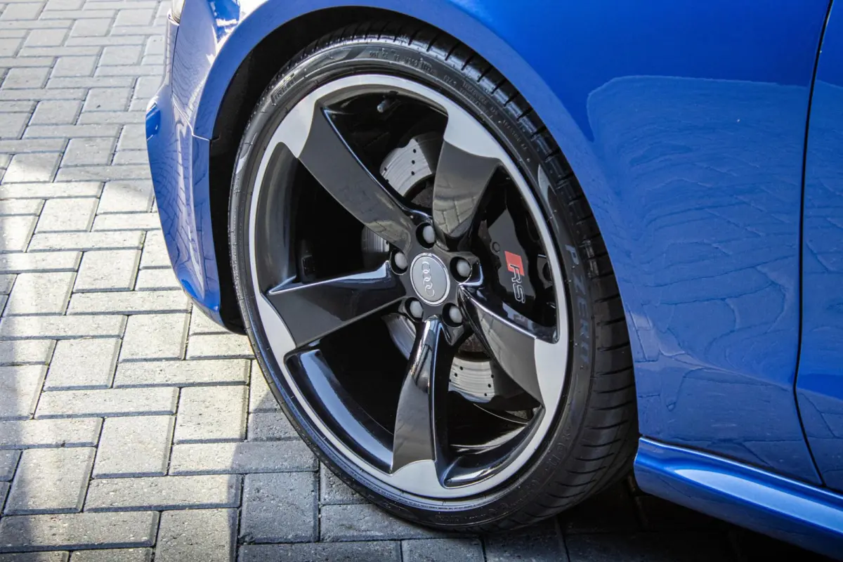 4.2 FSI RS 5 quattro