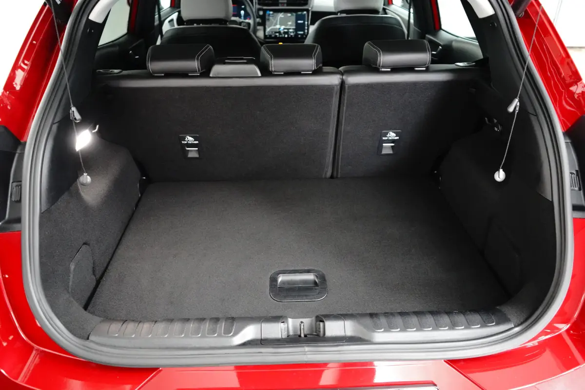 Premium 44 kWh FWD 168pk | Stoelverwarming | B&O Audio | Apple Carplay | Camera | Adap. Cruise