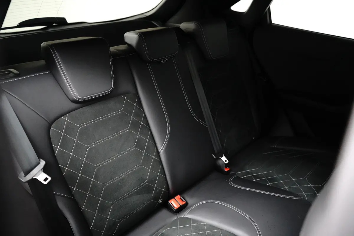 Premium 44 kWh FWD 168pk | Stoelverwarming | B&O Audio | Apple Carplay | Camera | Adap. Cruise