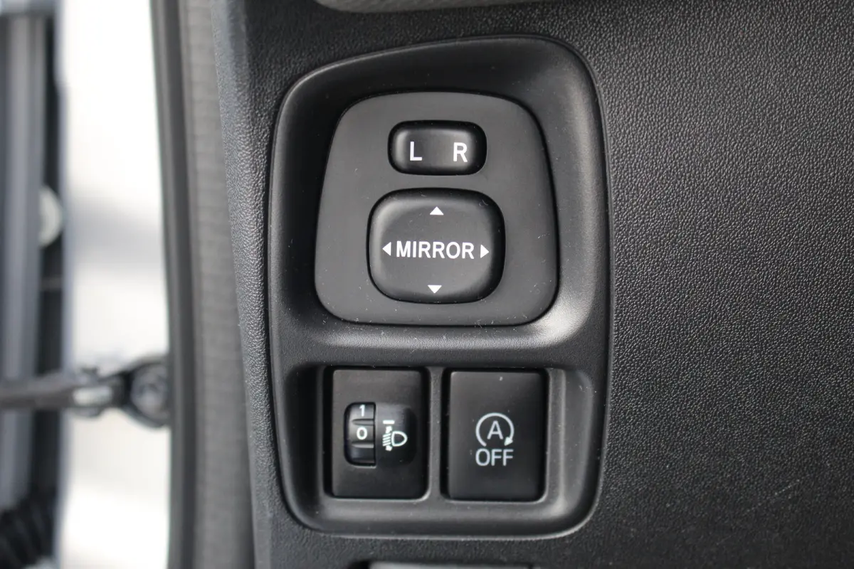 1.0 e-VTi Allure | Climate C. | Camera | Navi | LMV 15" | Limiter | Mistlampen | DAB | Climate C. | Camera | Navi | LMV 15" | Limiter | Mistlampen | DAB |
