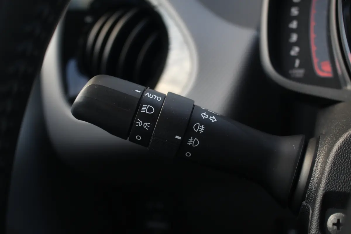 1.0 e-VTi Allure | Climate C. | Camera | Navi | LMV 15" | Limiter | Mistlampen | DAB | Climate C. | Camera | Navi | LMV 15" | Limiter | Mistlampen | DAB |