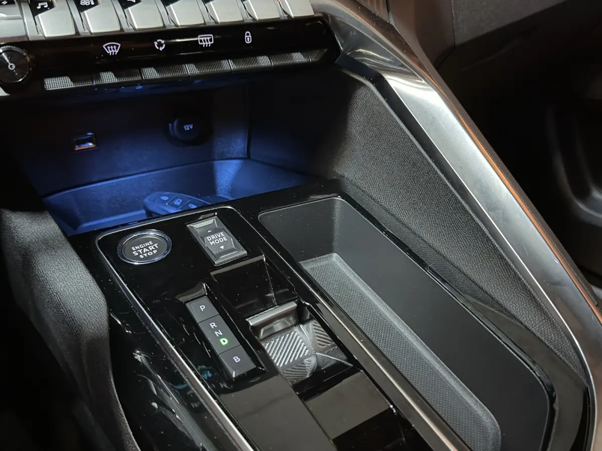 1.6 HYbrid 225 Allure Pack Business SOH 99%|10/2023|1e Eigenaar|DealerOH|360° Camera|CarPlay|Garantie|Rijklaar