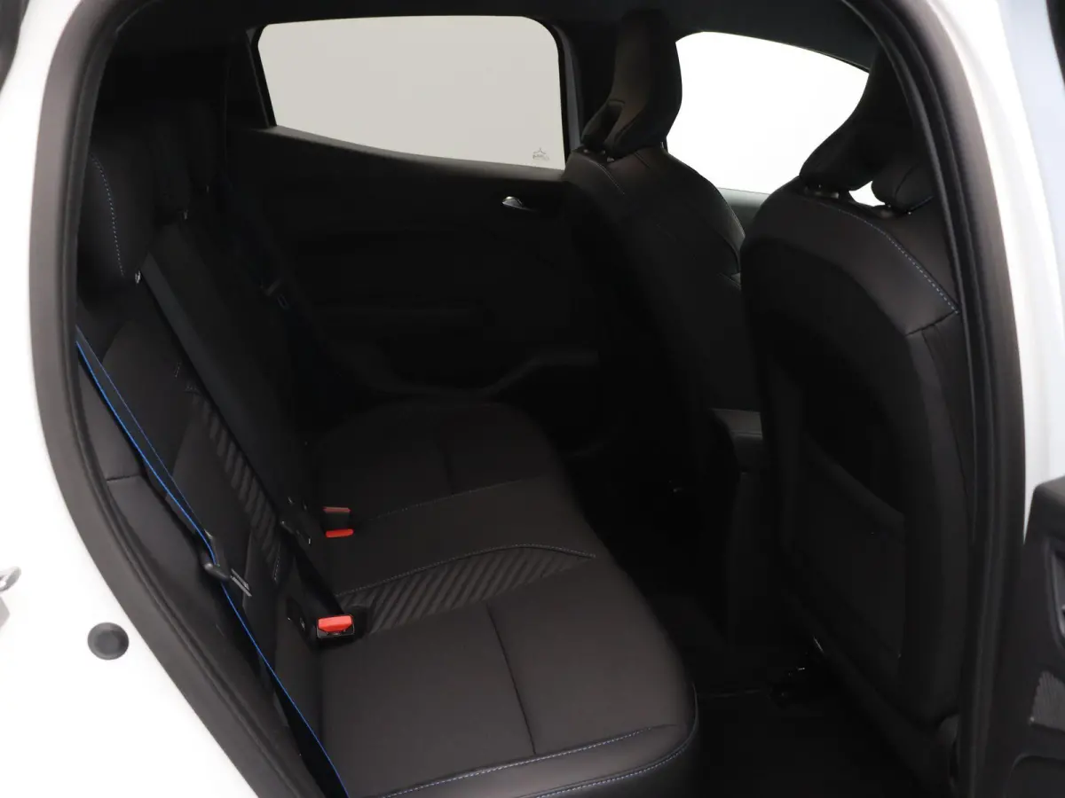 1.6 E-Tech Full Hybrid 145 esprit Alpine | Adaptive cruise control | Climate control | Sportstoelen | Apple carplay / Android auto | Achteruitrijcamera |
