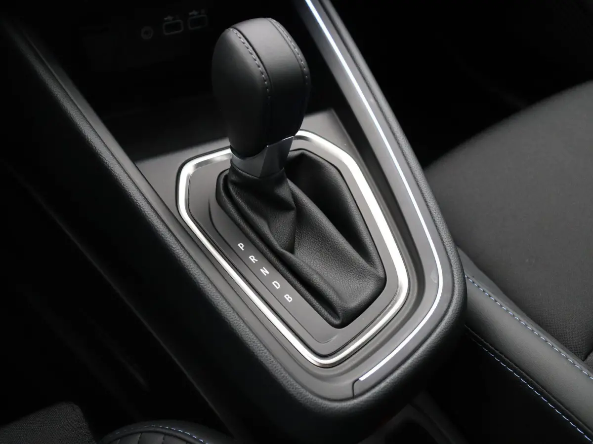 1.6 E-Tech Full Hybrid 145 esprit Alpine | Adaptive cruise control | Climate control | Sportstoelen | Apple carplay / Android auto | Achteruitrijcamera |