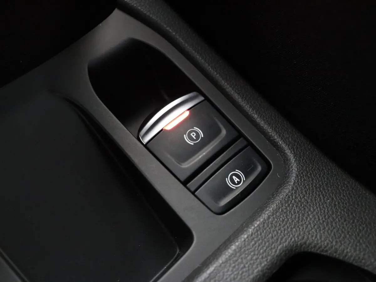 1.6 E-Tech Full Hybrid 145 esprit Alpine | Adaptive cruise control | Climate control | Sportstoelen | Apple carplay / Android auto | Achteruitrijcamera |