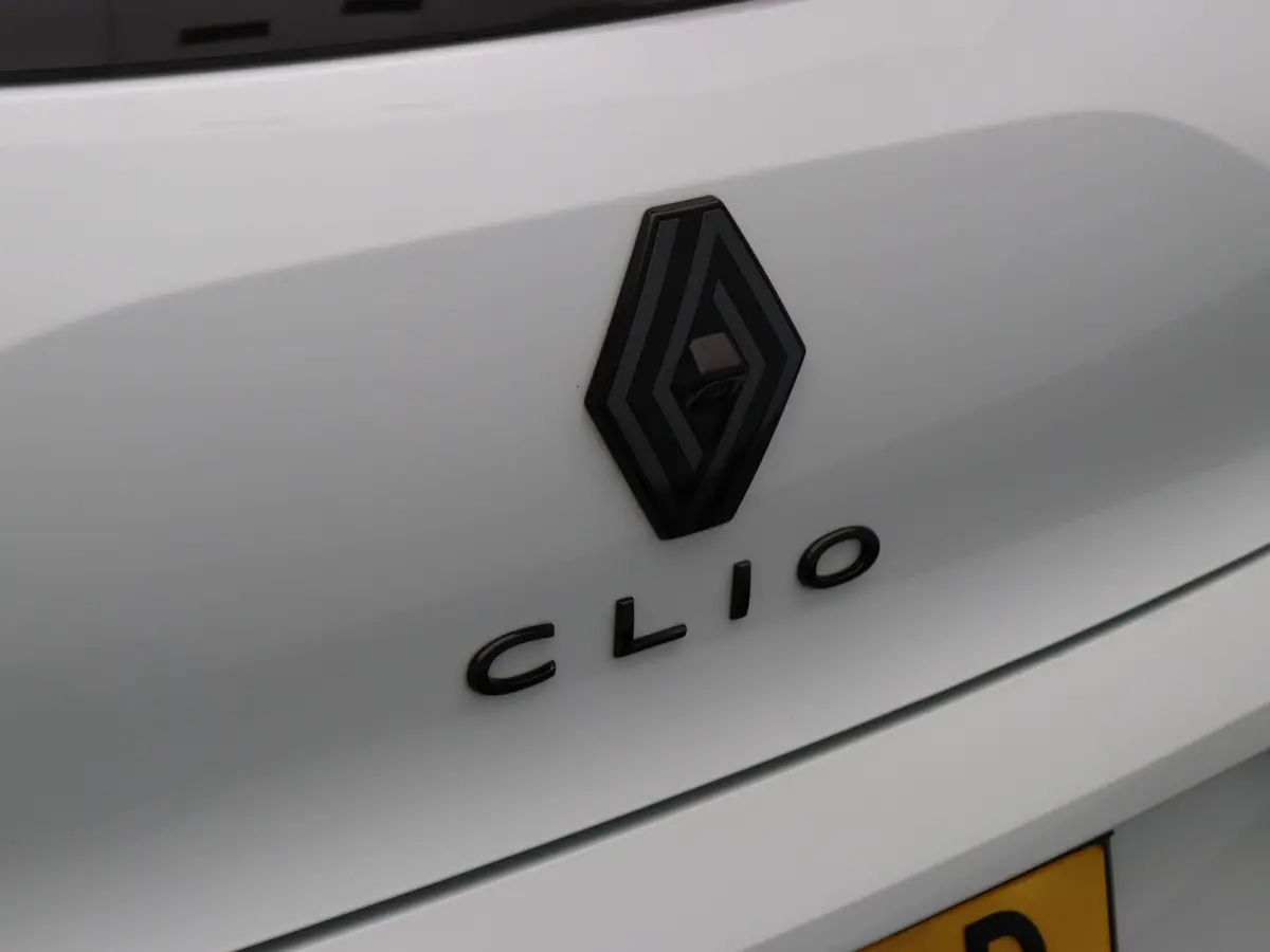 1.6 E-Tech Full Hybrid 145 esprit Alpine | Adaptive cruise control | Climate control | Sportstoelen | Apple carplay / Android auto | Achteruitrijcamera |
