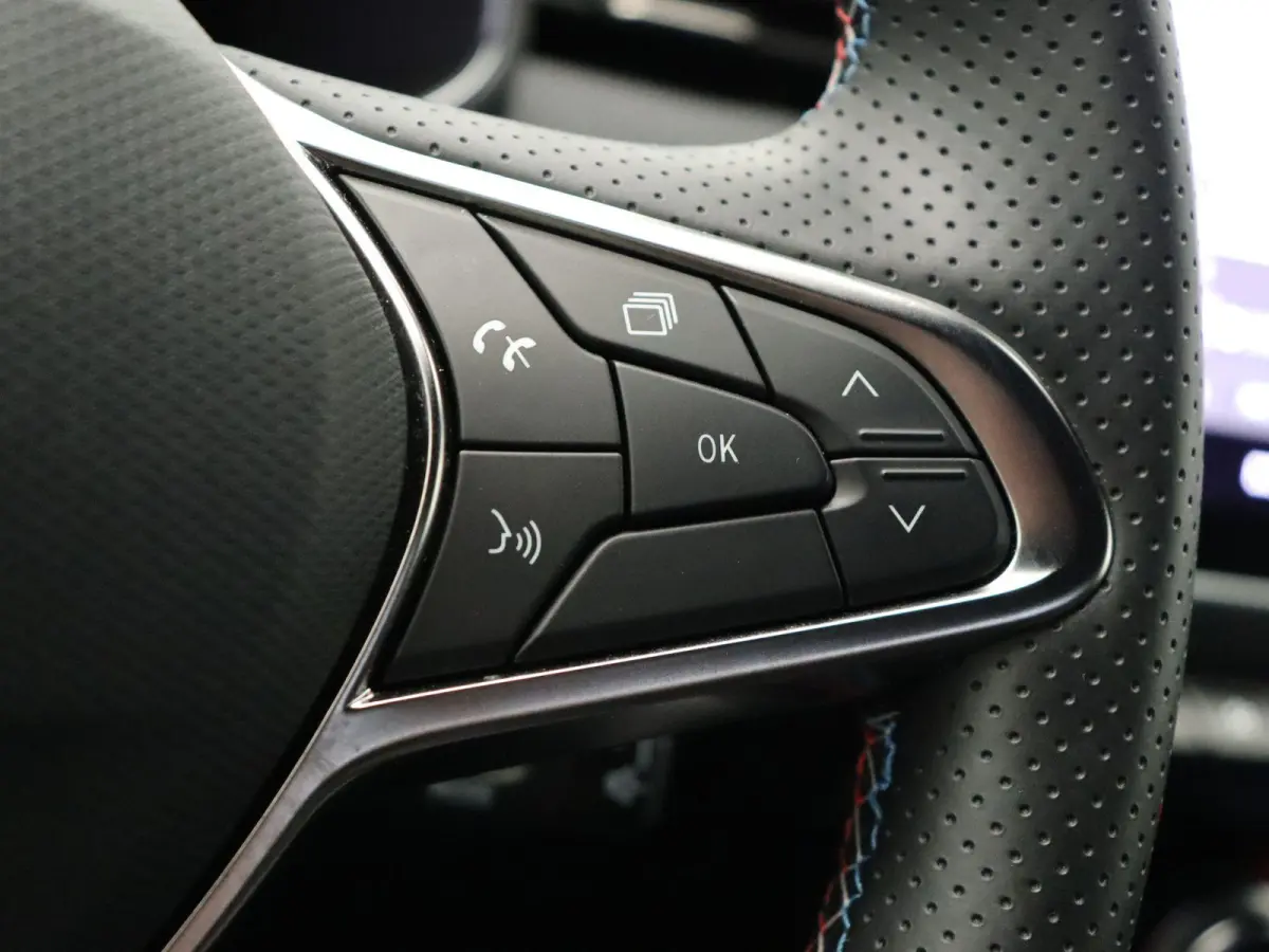 1.6 E-Tech Full Hybrid 145 esprit Alpine | Adaptive cruise control | Climate control | Sportstoelen | Apple carplay / Android auto | Achteruitrijcamera |