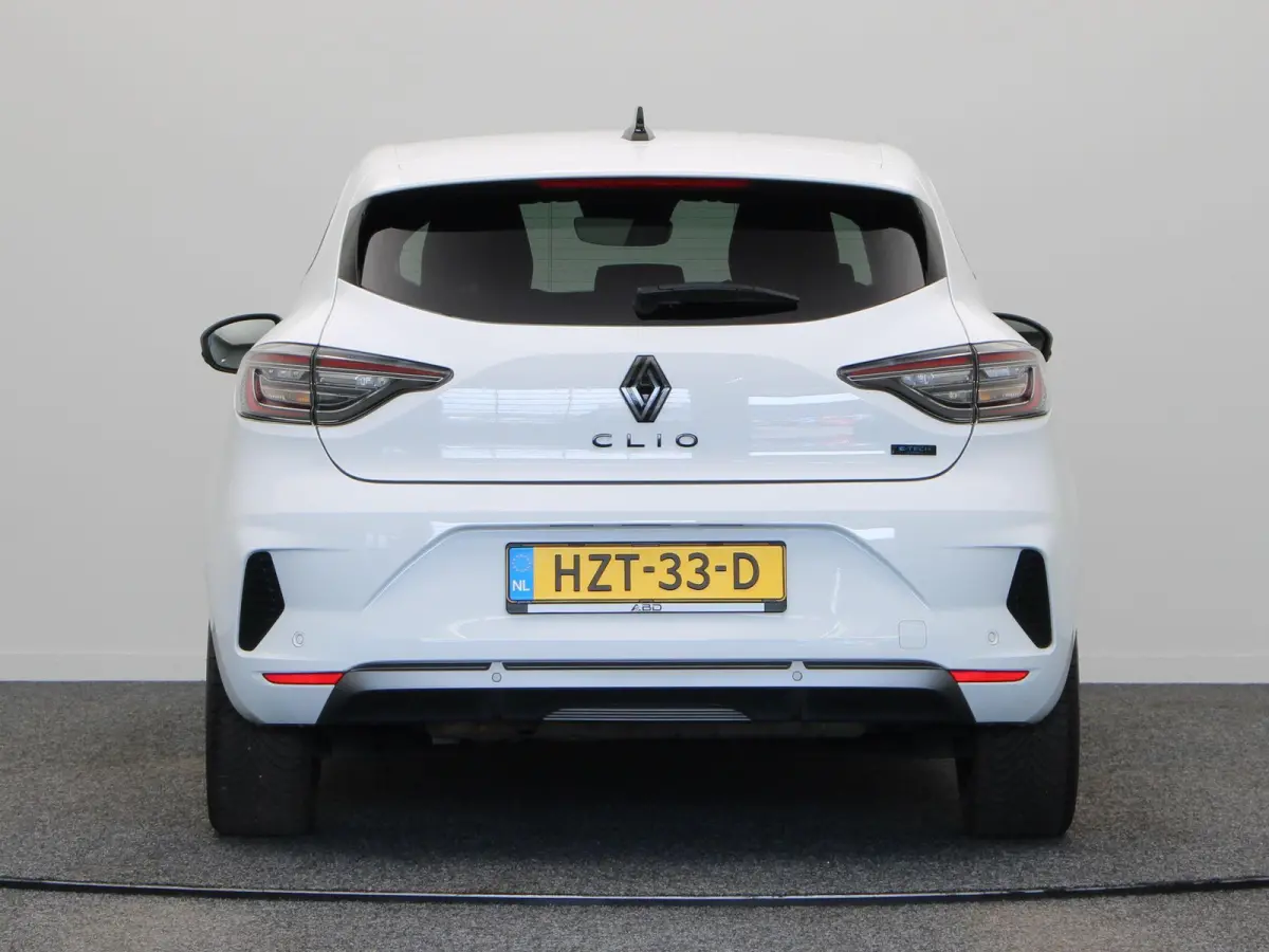 1.6 E-Tech Full Hybrid 145 esprit Alpine | Adaptive cruise control | Climate control | Sportstoelen | Apple carplay / Android auto | Achteruitrijcamera |