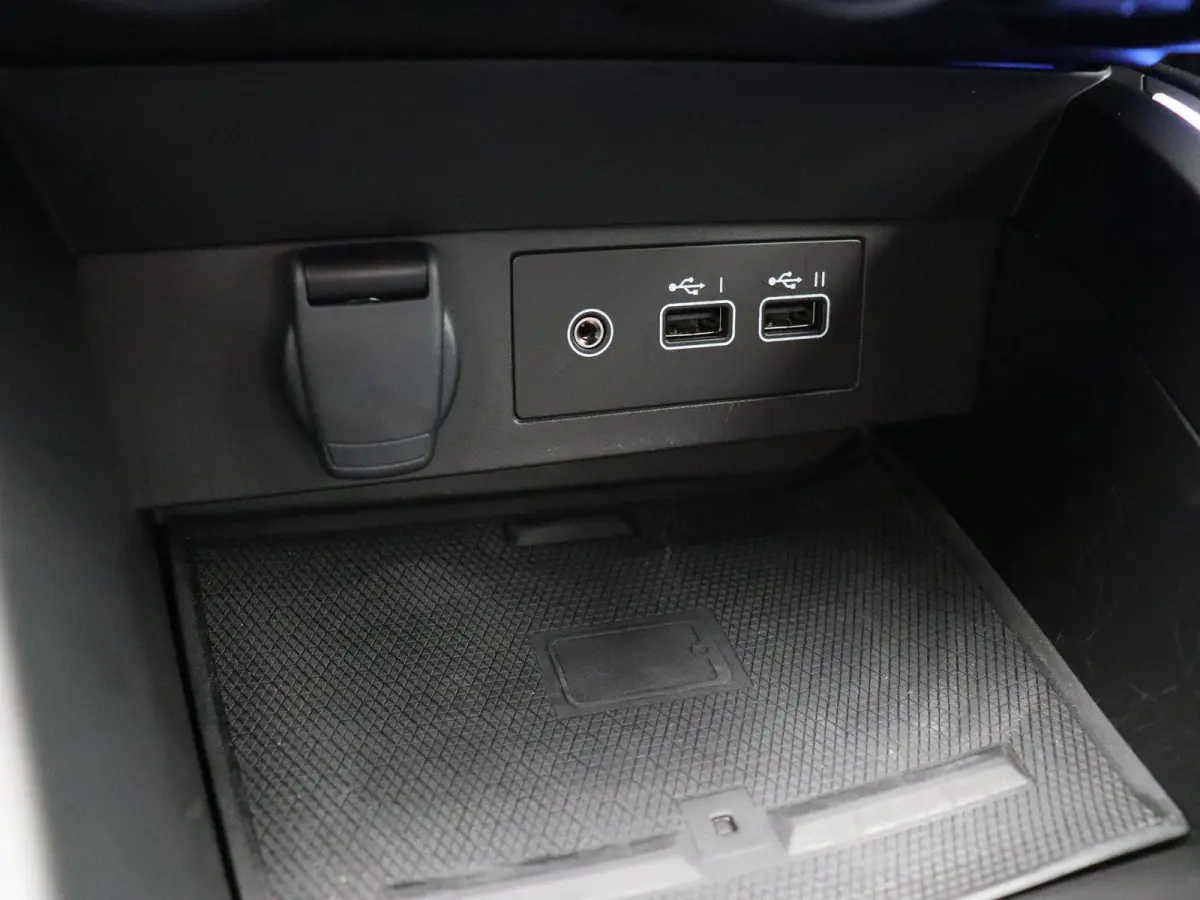 1.6 E-Tech Full Hybrid 145 esprit Alpine | Adaptive cruise control | Climate control | Sportstoelen | Apple carplay / Android auto | Achteruitrijcamera |