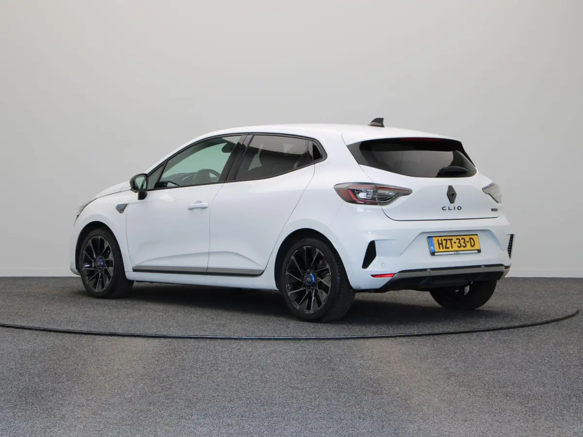 1.6 E-Tech Full Hybrid 145 esprit Alpine | Adaptive cruise control | Climate control | Sportstoelen | Apple carplay / Android auto | Achteruitrijcamera |