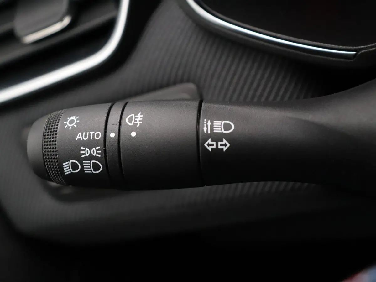 1.6 E-Tech Full Hybrid 145 esprit Alpine | Adaptive cruise control | Climate control | Sportstoelen | Apple carplay / Android auto | Achteruitrijcamera |