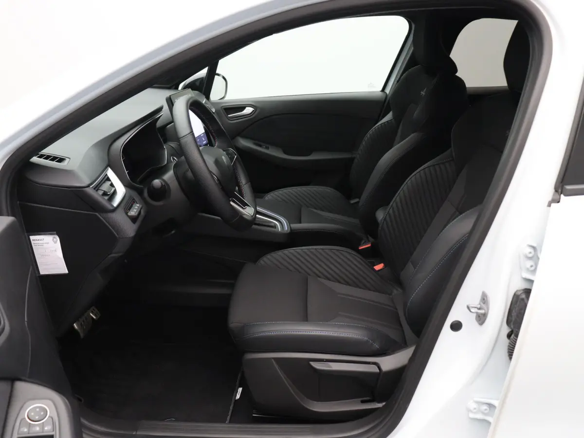 1.6 E-Tech Full Hybrid 145 esprit Alpine | Adaptive cruise control | Climate control | Sportstoelen | Apple carplay / Android auto | Achteruitrijcamera |