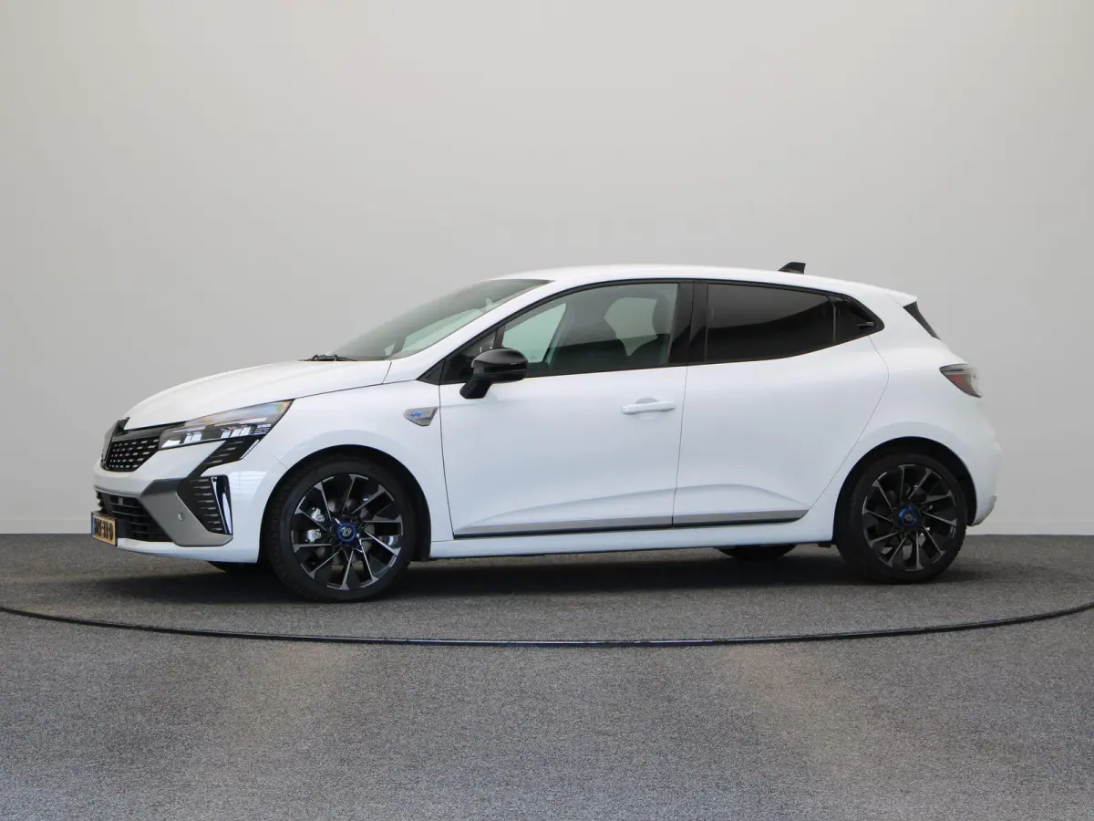 1.6 E-Tech Full Hybrid 145 esprit Alpine | Adaptive cruise control | Climate control | Sportstoelen | Apple carplay / Android auto | Achteruitrijcamera |