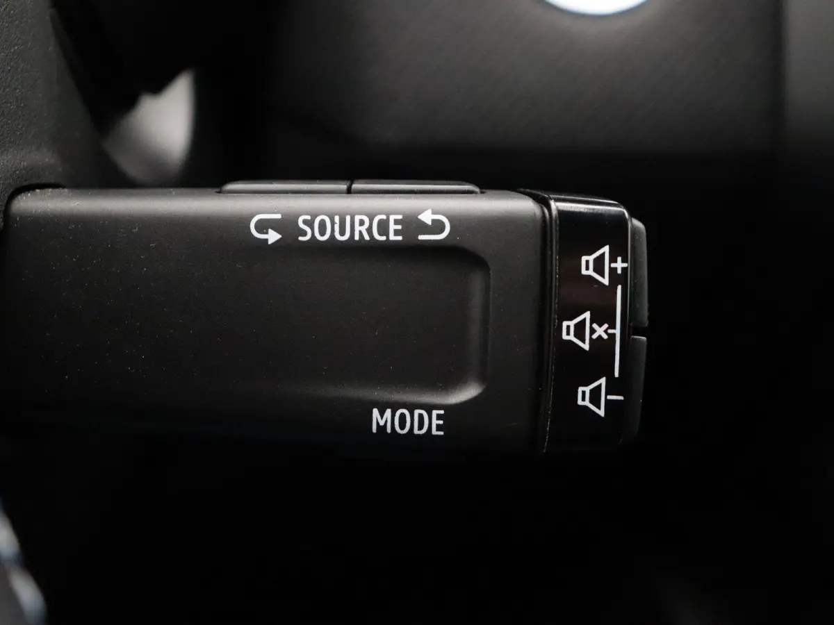 1.6 E-Tech Full Hybrid 145 esprit Alpine | Adaptive cruise control | Climate control | Sportstoelen | Apple carplay / Android auto | Achteruitrijcamera |