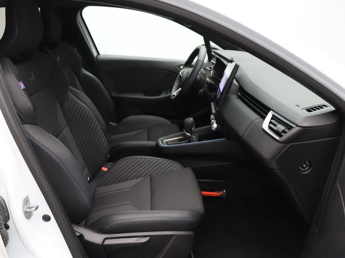 1.6 E-Tech Full Hybrid 145 esprit Alpine | Adaptive cruise control | Climate control | Sportstoelen | Apple carplay / Android auto | Achteruitrijcamera |