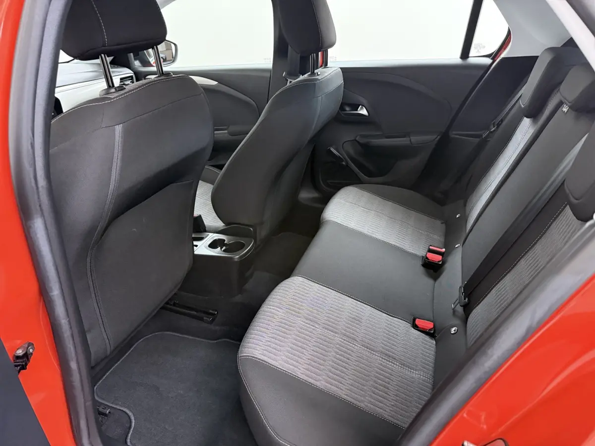 1.2 Edition / Navigatie / Carplay / Airco /16'' LMV