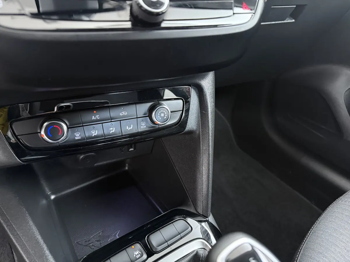 1.2 Edition / Navigatie / Carplay / Airco /16'' LMV