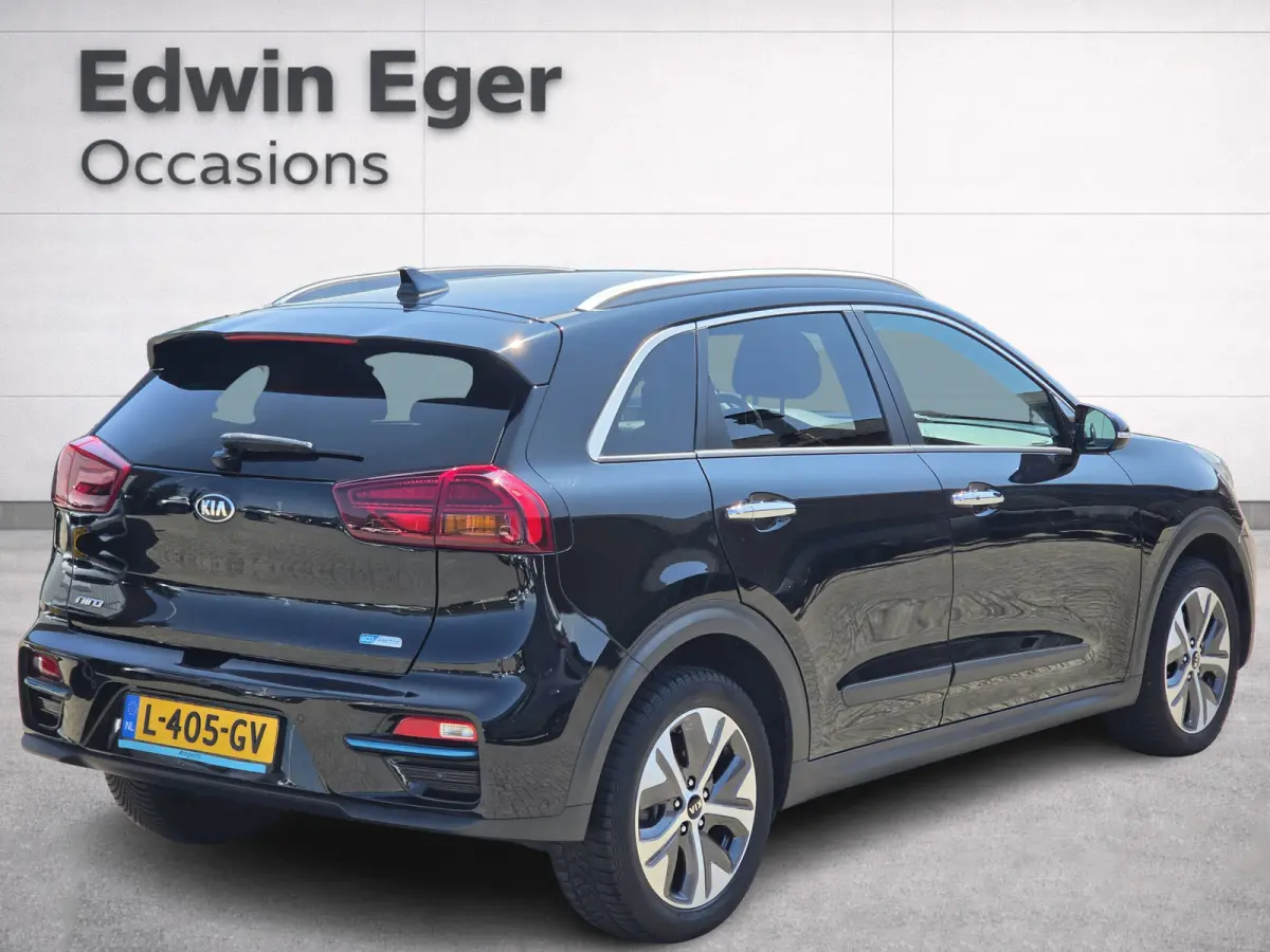 DynamicPlusLine 64 kWh | SOH 100% | 3 Fase laden | Schuif/kanteldak | Half Leder | Andriod Auto | Apple carplay |