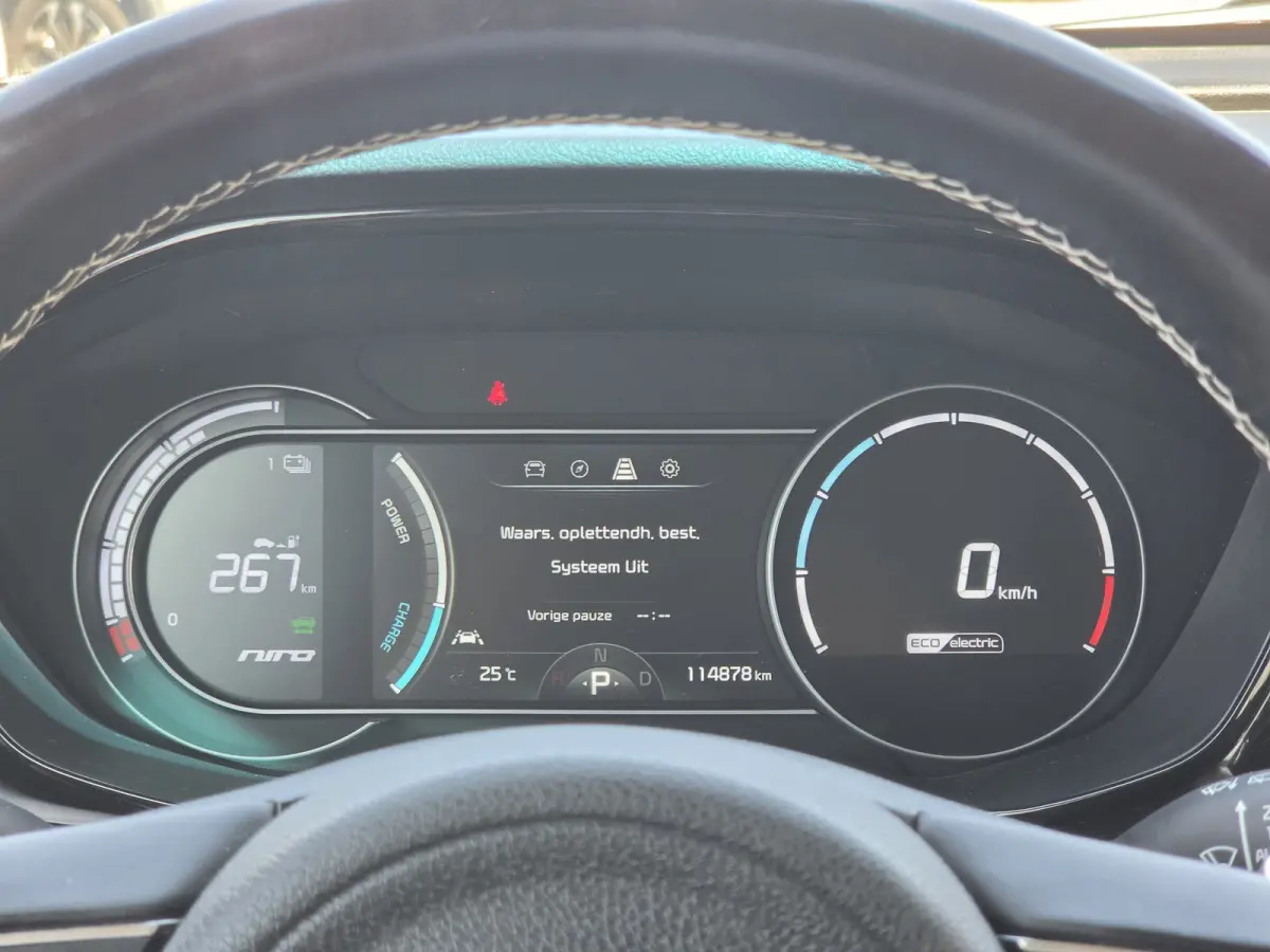 DynamicPlusLine 64 kWh | SOH 100% | 3 Fase laden | Schuif/kanteldak | Half Leder | Andriod Auto | Apple carplay |