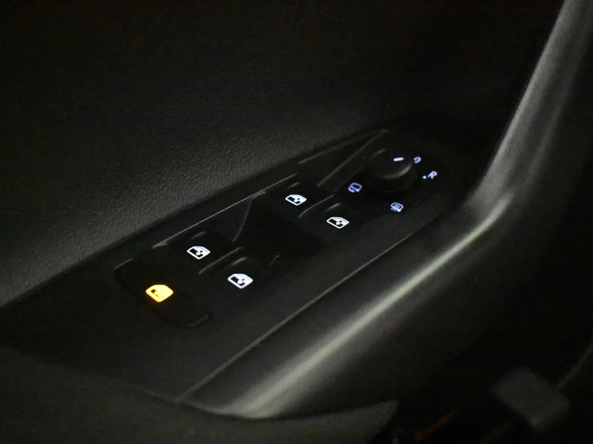 1.0 TSI Life 95PK l 1e Eigenaar l Dealeronderhouden l Apple Carplay / Android auto l Parkeersensoren l Adapt. Cr Control l LED l 15"LMV