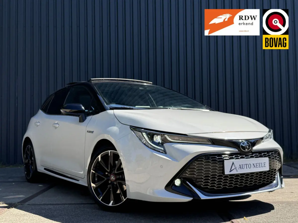 2.0 Hybrid GR-Sport Plus Panoramadak, Kuipstoelen, HUD
