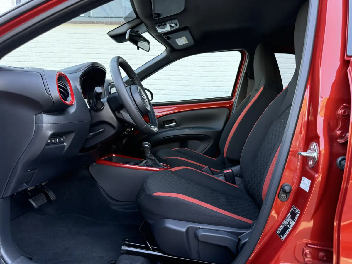 1.0 VVT-i S-CVT Pulse | Carplay | Camera | ACC | Stoelverwarming
