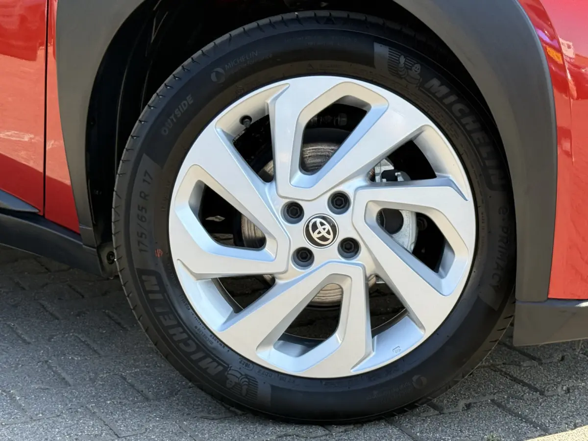 1.0 VVT-i S-CVT Pulse | Carplay | Camera | ACC | Stoelverwarming