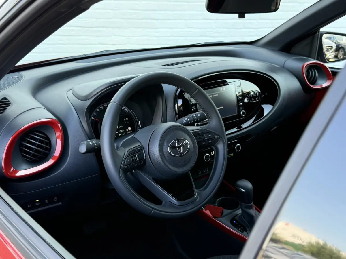 1.0 VVT-i S-CVT Pulse | Carplay | Camera | ACC | Stoelverwarming