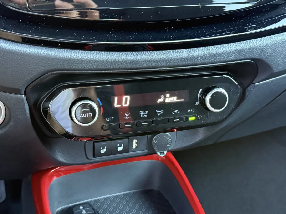1.0 VVT-i S-CVT Pulse | Carplay | Camera | ACC | Stoelverwarming
