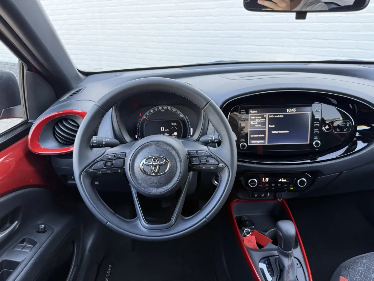 1.0 VVT-i S-CVT Pulse | Carplay | Camera | ACC | Stoelverwarming