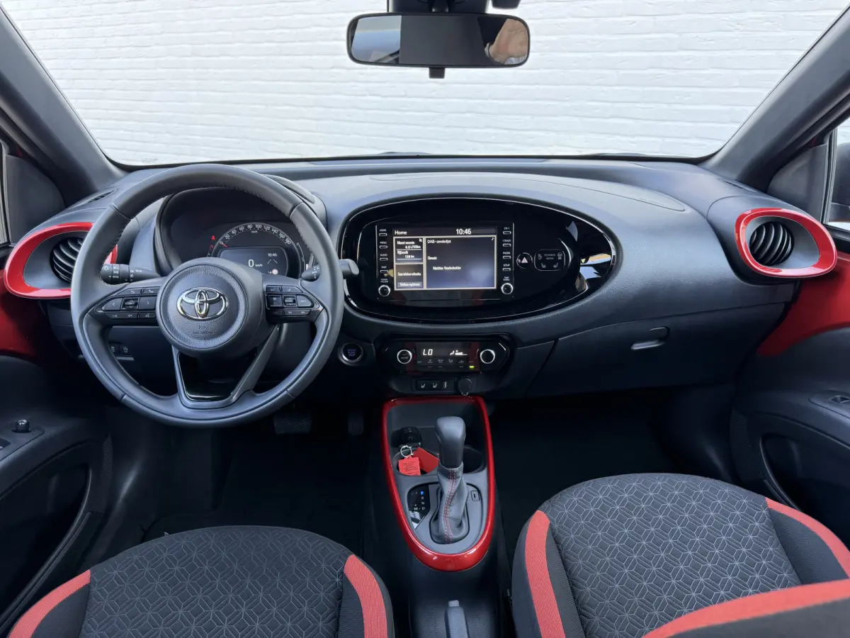 1.0 VVT-i S-CVT Pulse | Carplay | Camera | ACC | Stoelverwarming