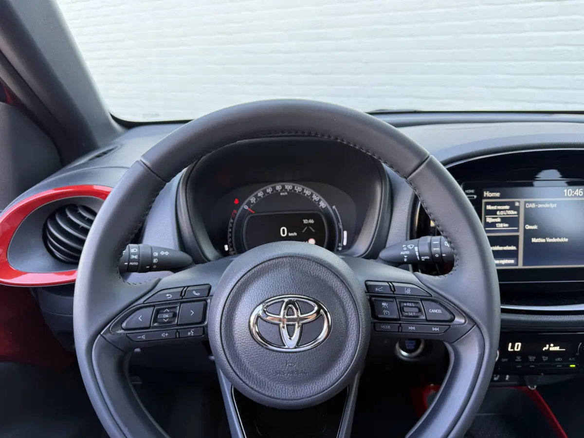 1.0 VVT-i S-CVT Pulse | Carplay | Camera | ACC | Stoelverwarming