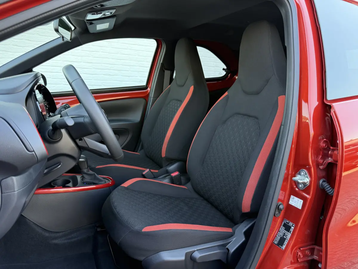 1.0 VVT-i S-CVT Pulse | Carplay | Camera | ACC | Stoelverwarming