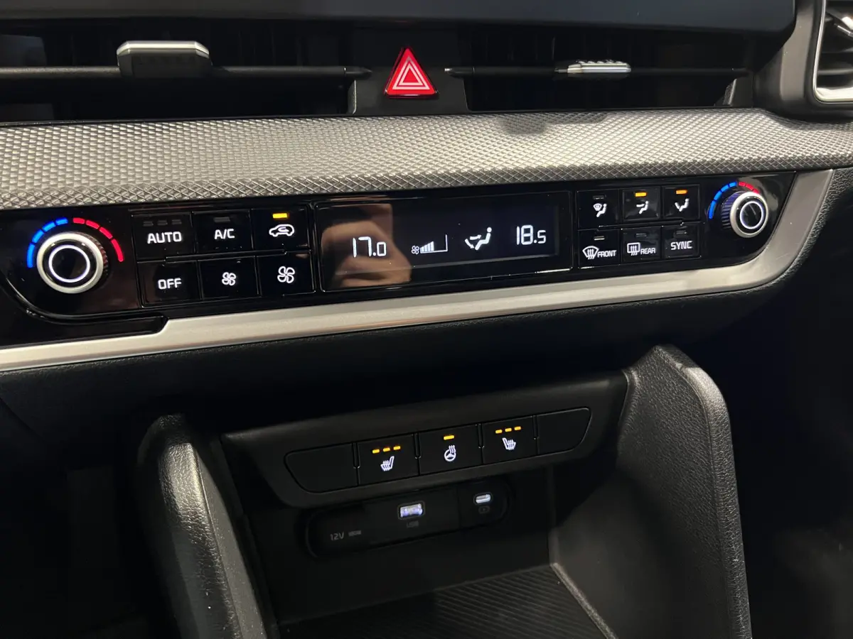 1.6 T-GDi MHEV DynamicLine | Navigatie/Android/Apple Carplay | LMV 17" | Cruise Control Adaptief | Achteruitrijcamera | Airco |