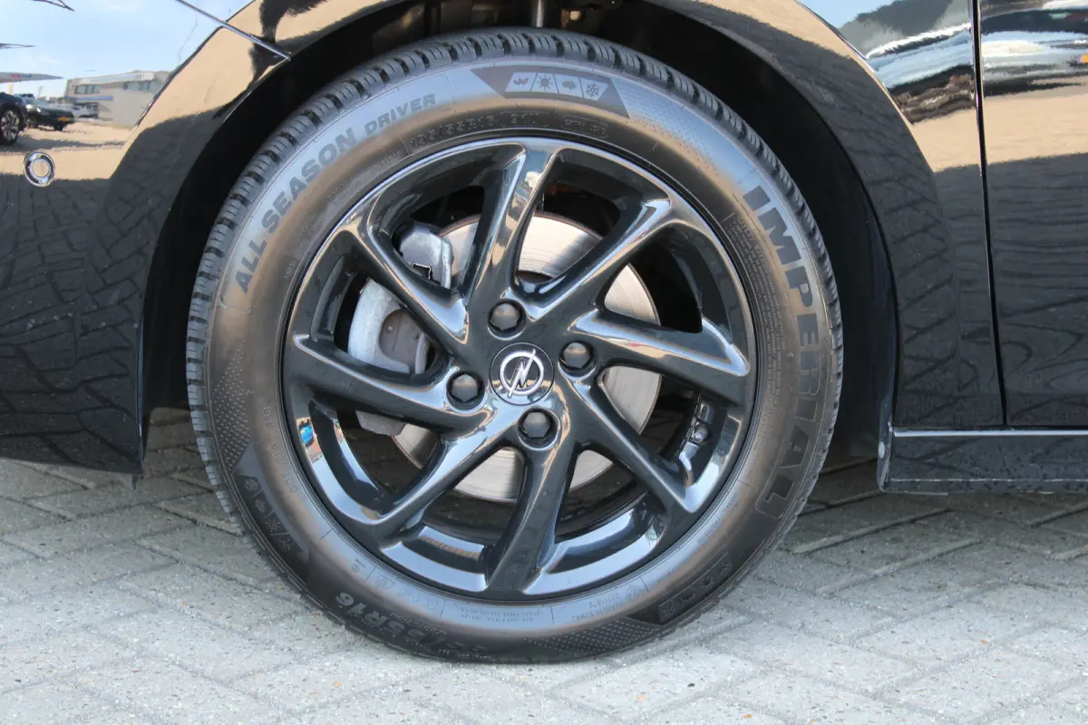 1.2 GS Line | Dodehoek-detectie | Keyless start & Keyless entry | Achterijcamera | Stoelverwarming |