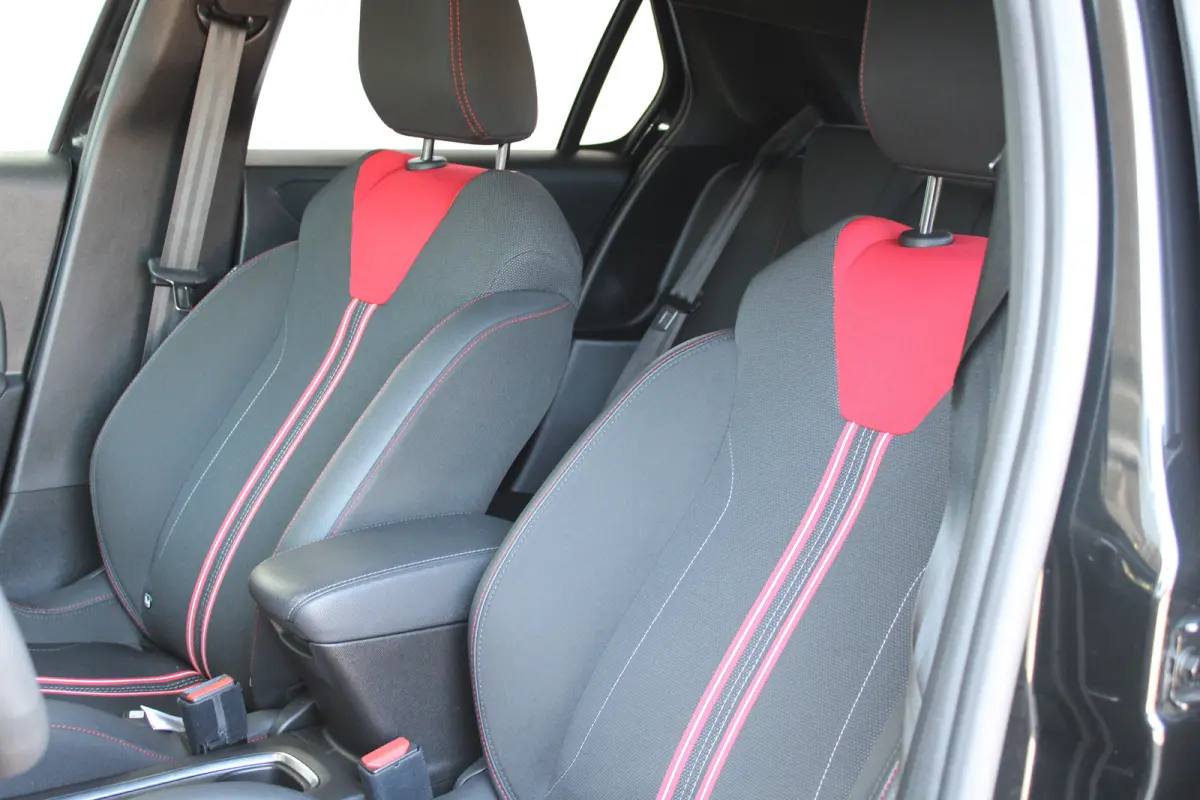 1.2 GS Line | Dodehoek-detectie | Keyless start & Keyless entry | Achterijcamera | Stoelverwarming |